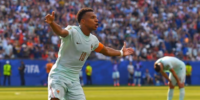 Messi y Mbappé igualan en la cima de la tabla de goleo