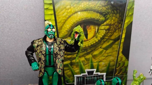 Iguana lidera nova linha de ossos Mattel-WWE-AAA