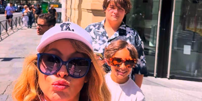 Paulina Rubio celebra su cumpleaños con sus dos hijos en Europa