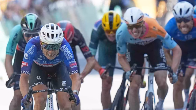 Philipsen wins stage 17 of the Tour de France