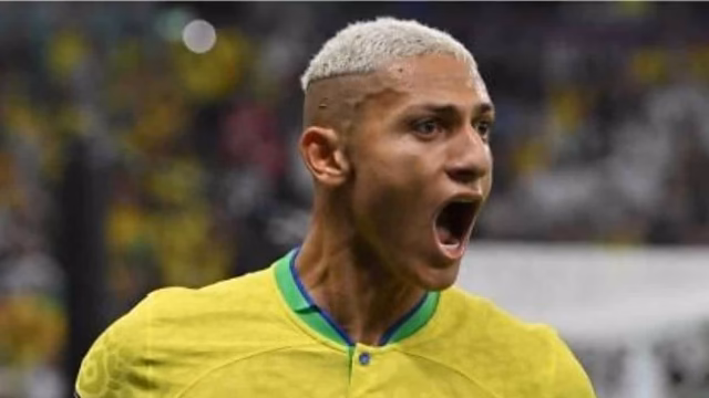 Richarlison festeja el tropiezo de Argentina en la final