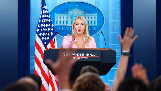 Suspenden a operador del teleprompter de Trump por apuestas