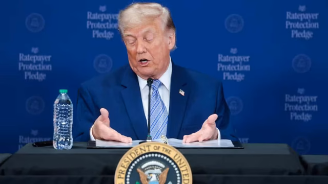 Trump salta sobre tarifas impostas ao México para alface e ao Canadá para fumaça
