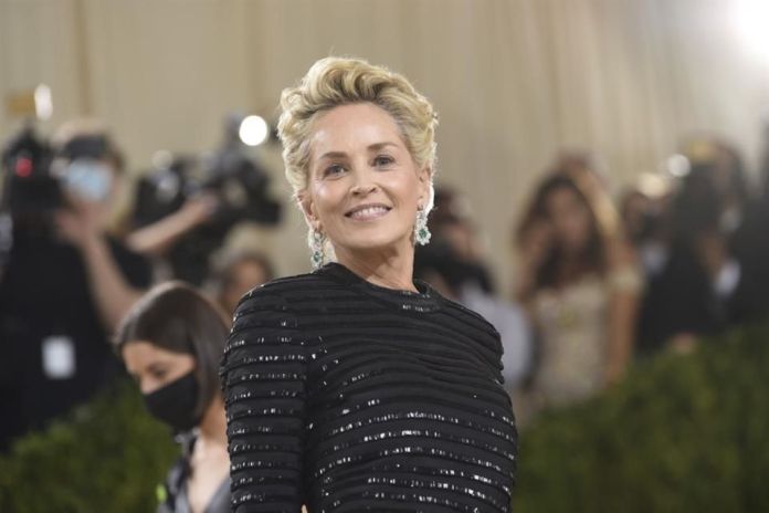 Nota Sharon Stone Tumor