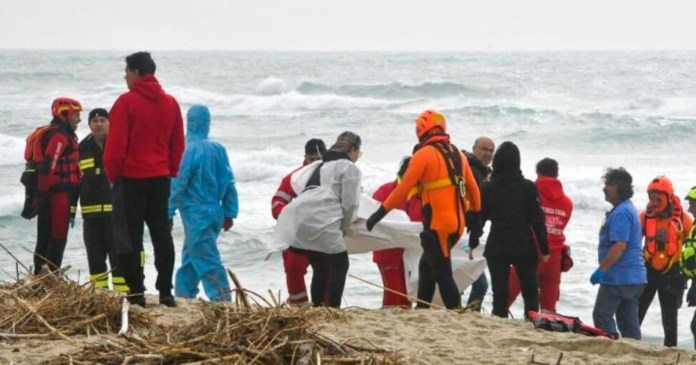 Al Menos 12 Muertos Al Naufragar Barco De Migrantes