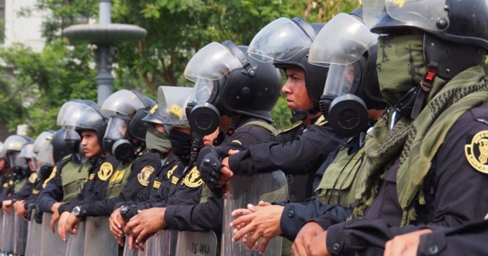 Alertan Una Guerra Civil Por Manifiestan De Aimaras En Peru