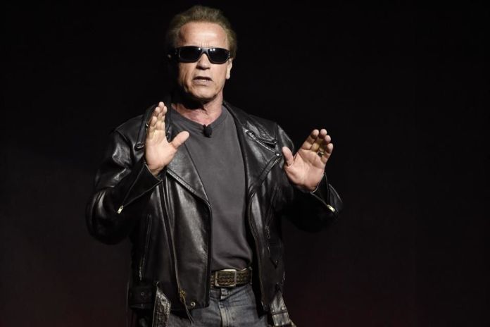 Involucran A Arnold Schwarzenegger En Accidente De Transito