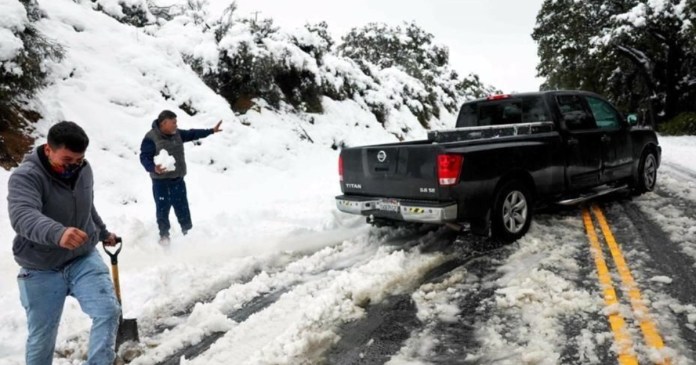 Macc81s De 120 Mil Californianos Sin Electricidad Por Nevadas