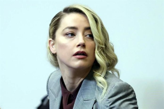 Reaparece Amber Heard Bailando Al Ritmo De Selena