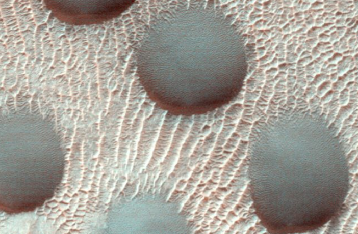 Ciencia y Tecnología | Otro misterio de Marte: Científicos descubren  extraños círculos en el Planeta Rojo - La Voz de la Nación