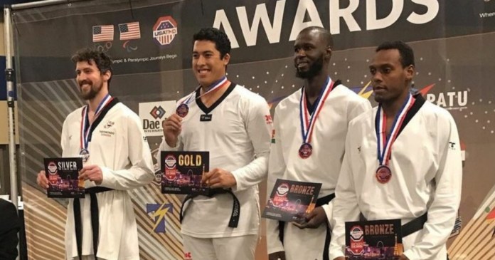 Gana Carlos Sansores Abierto De Taekwondo