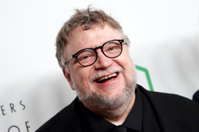 Pierde Guillermo Del Toro Su Cartera Ofrece Recompensa