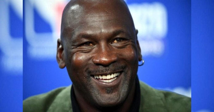 Pone Michael Jordan A La Venta A Los Hornets