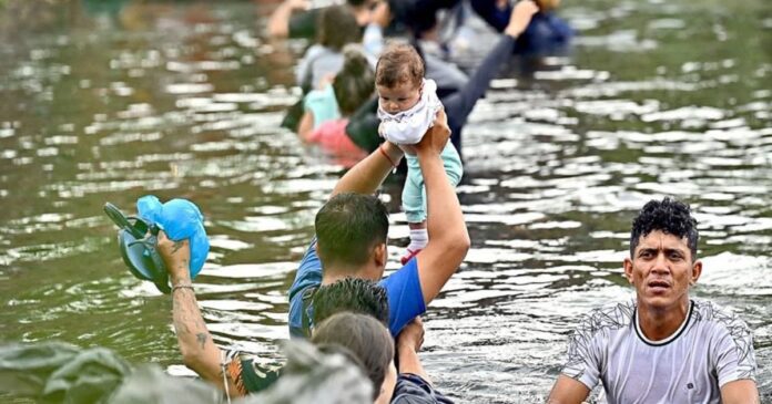 Deja Inm A Migrantes Sin Estancias Ni Permisos De Transito 696x365 1