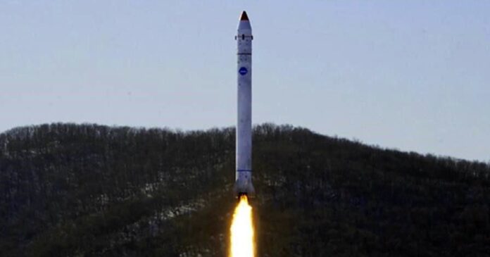 Emite Japon Alerta Por Misil Lanzado Desde Norcorea 696x365 1