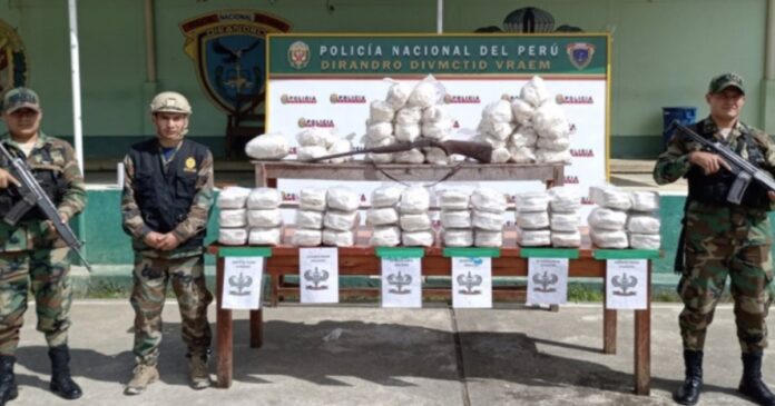 Incautan Mas De 615 Kilos De Cocaina En Peru 696x365 1