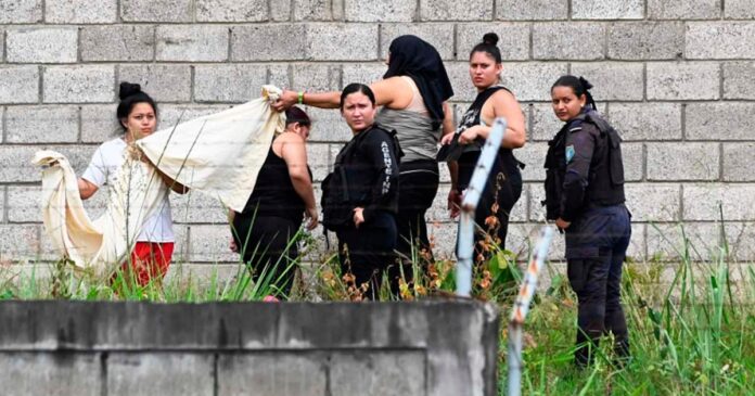 Mueren Al Menos 41 Mujeres Tras Rina En Carcel De Honduras 696x365 1