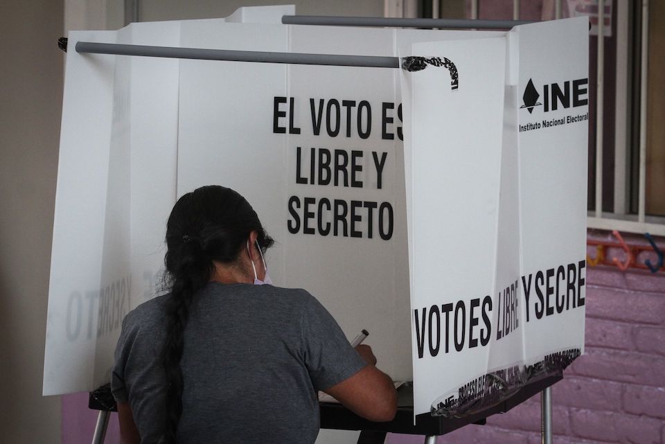 Ciudadanos Continúan Acudiendo A Los Módulos Electorales Para Ejercer Su Derecho A Votar.