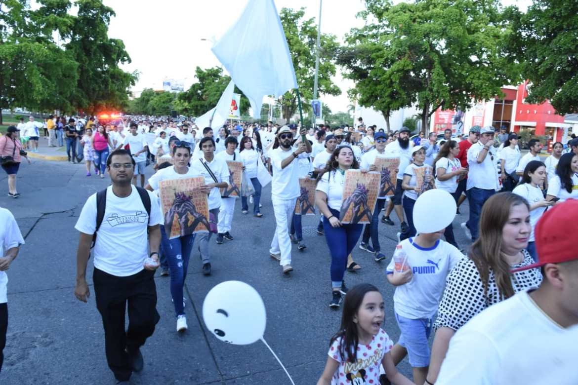 Michoacán se viste de blanco en marchas por paz y justicia
