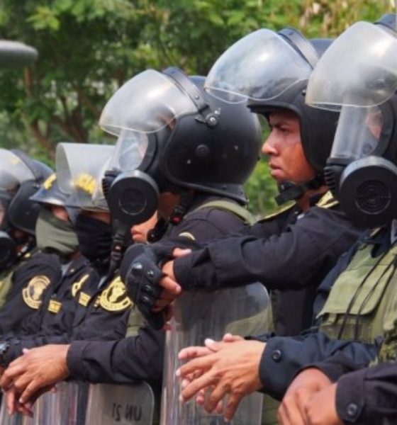 Alertan Una Guerra Civil Por Manifiestan De Aimaras En Peru