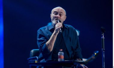 Phil Collins Esta Mas Inmovil Mike Rutherford