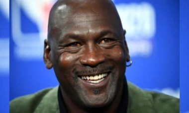 Pone Michael Jordan A La Venta A Los Hornets