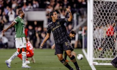 Carlos Vela Y Lafc Enfrentan A Vancouver 696x464 1