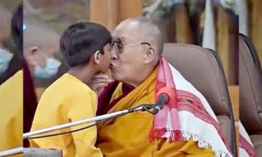 Pide Dalai Lama Perdocc81n Por Beso 696x365 1