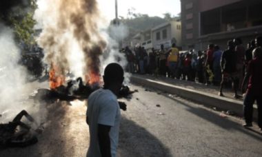 Quema Turba En Haiti A Pandilleros Vivos 696x365 1