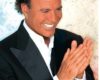 Prepara Julio Iglesias Sus Memorias Niega Rumores De Salud 696x1029 1