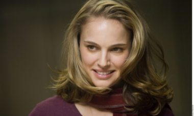 Reaparece Natalie Portman Tras Supuesta Crisis Matrimonial 696x459 1