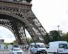 Evacuan La Torre Eiffel Por Amenaza De Bomba 696x365 1