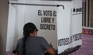 Ciudadanos Continúan Acudiendo A Los Módulos Electorales Para Ejercer Su Derecho A Votar.