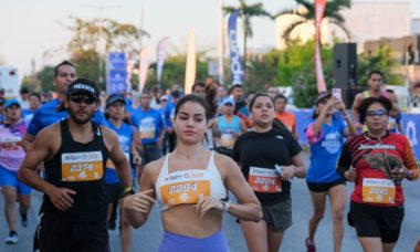 Celebra Cancun Aniversario Con Medio Maraton