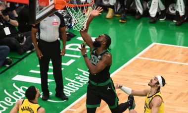 Boston Gana A Indiana Y Esta 2 0 En Final Del