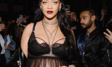 Crop W861 H718 Brilla Rihanna Como Un Diamant1565568 49f47c6d