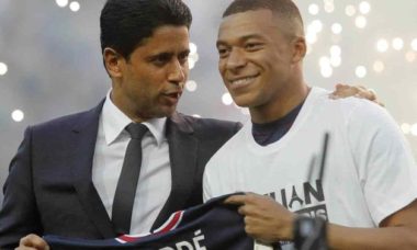 Crop W1954 H1630 Mbappe 21484ac9