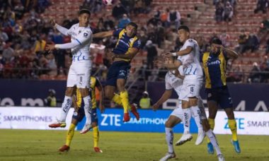 Rayados Y Cruz Azul Alistan Sus Defensas