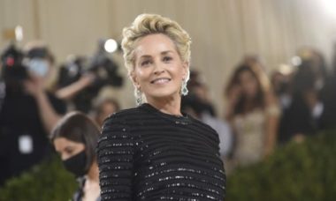 Nota Sharon Stone Tumor