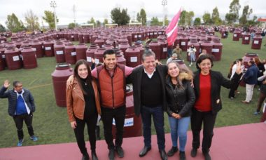 Benefician Gobernador David Monreal Y Alcalde Julio Cesar Chavez A 1 Mil Familias Guadalupenses Con Depositos De Agua Potable 5